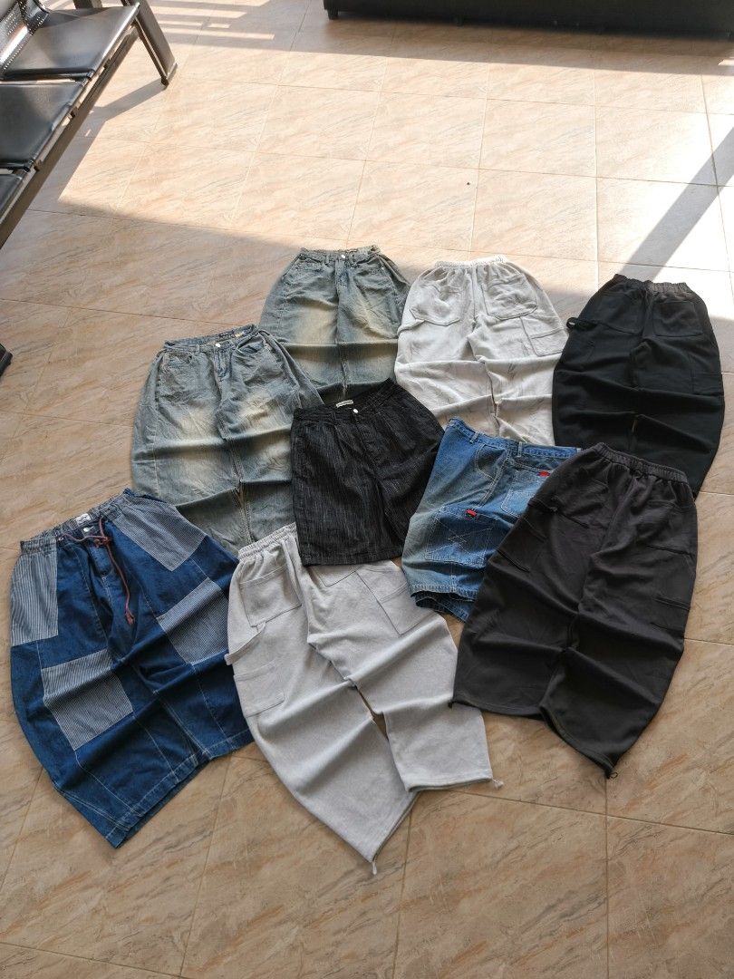 Pants and jorts (Category: Jeans) located in Davao. Submitted by jhastine_221 (Listing ID 1471049550, Image 1). Description: Dm me if interested‼️.