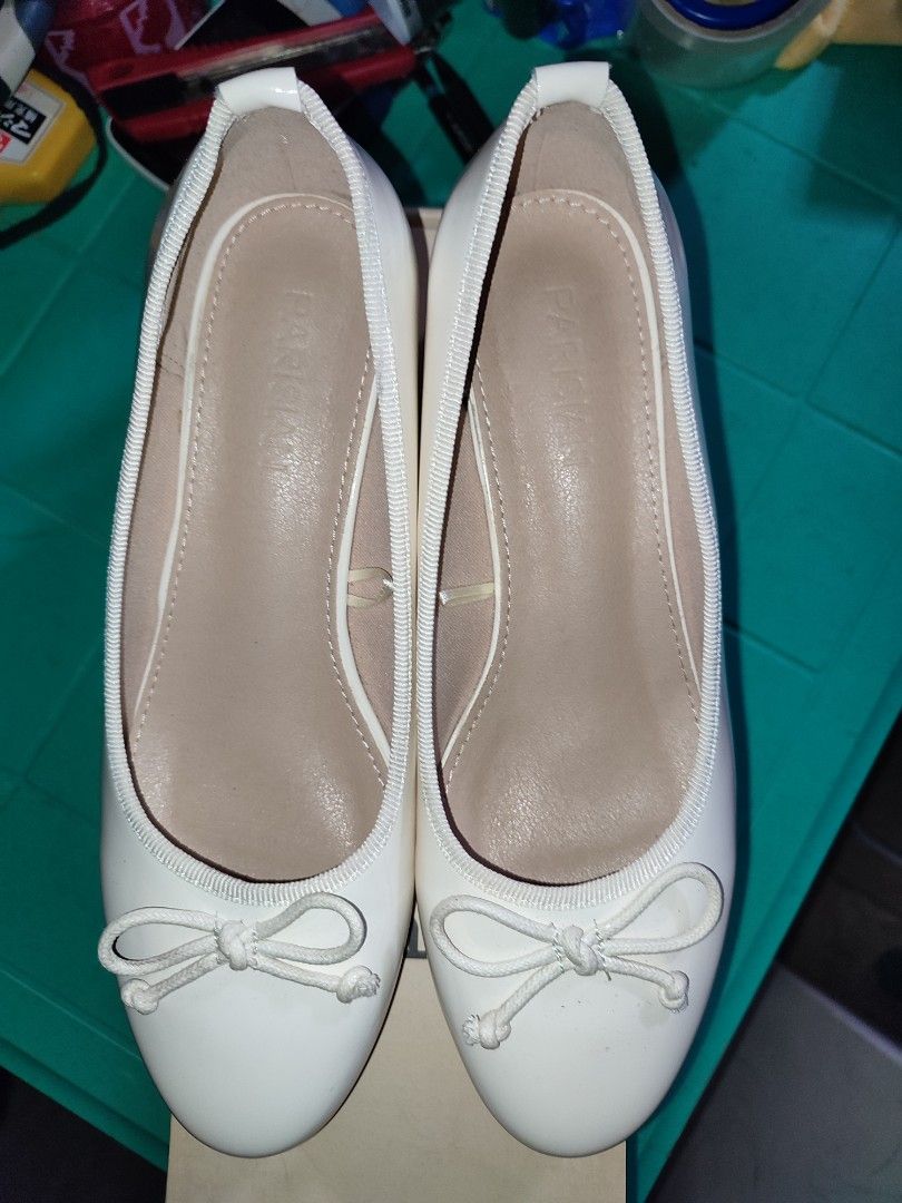 Parisian White Bow Low Heels Size 8 (Category: Heels) located in Marikina City. Submitted by surplusbuffet (Listing ID 1471097183, Image 1). Description: RFS: Served its purpose - Brand/Style: Parisian white low heels - Size: 8 - Design: Cute bow on the front - Heel: Low block heel for all-day comfort - Condition: Clean inside, normal scuffs on soles from being worn a few times - Origin: Made in China.