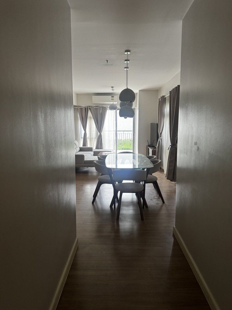 Park Triangle residences (Category: Apartments & Condos) located in Quezon City. Submitted by mmariel_09274239298 (Listing ID 1471002054, Image 1). Description: 2BR low floor with balcony 123 sqms Fully furnished With maids room with bath and toilet .