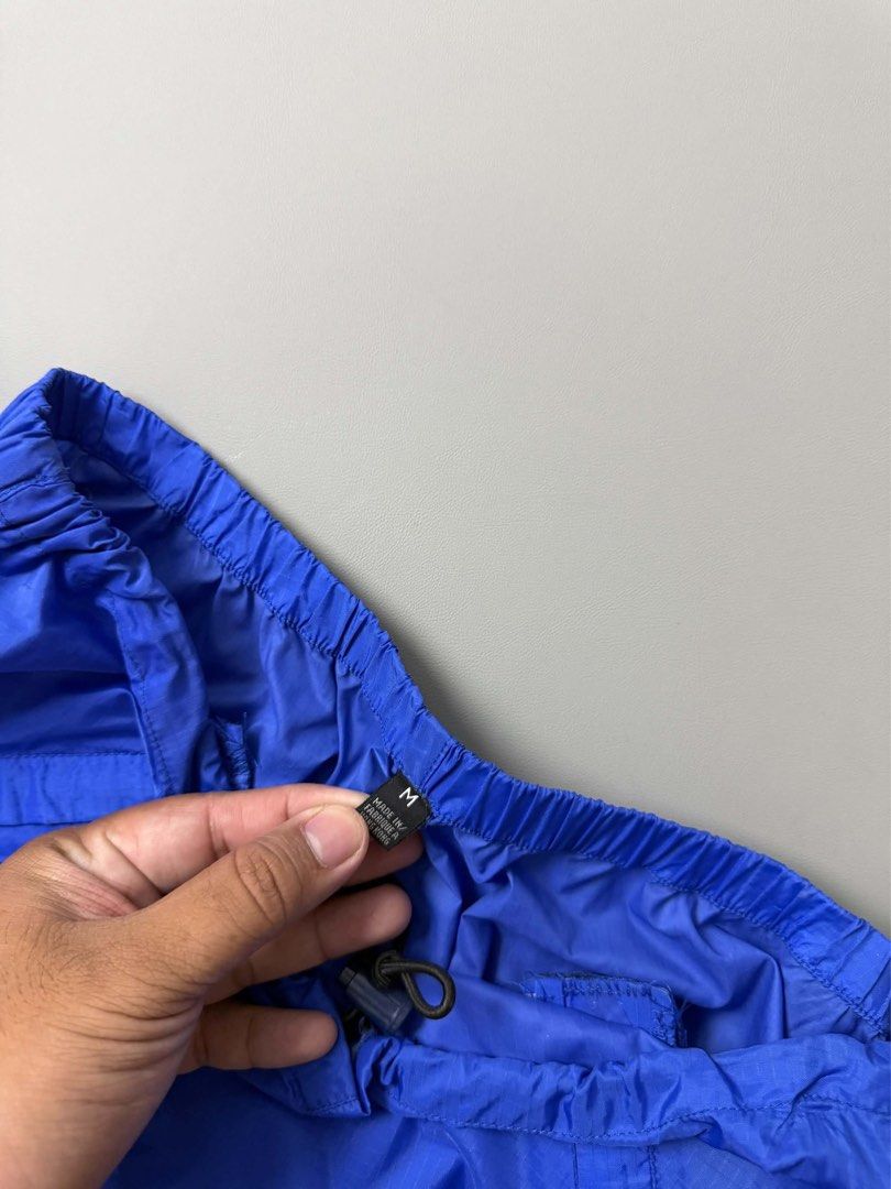 PATAGONIA VINTAGE NYLON PANTS (Category: Joggers) located in Guagua. Submitted by sweetboyy (Listing ID 1471073889, Image 2). Description: PATAGONIA VINTAGE NYLON PANTS EXCELLENT CONDITION SIZE MEDIUM ON TAG DIMES: WAISTLINE 34 / LENGTH 43 / LEG OPENING 7.