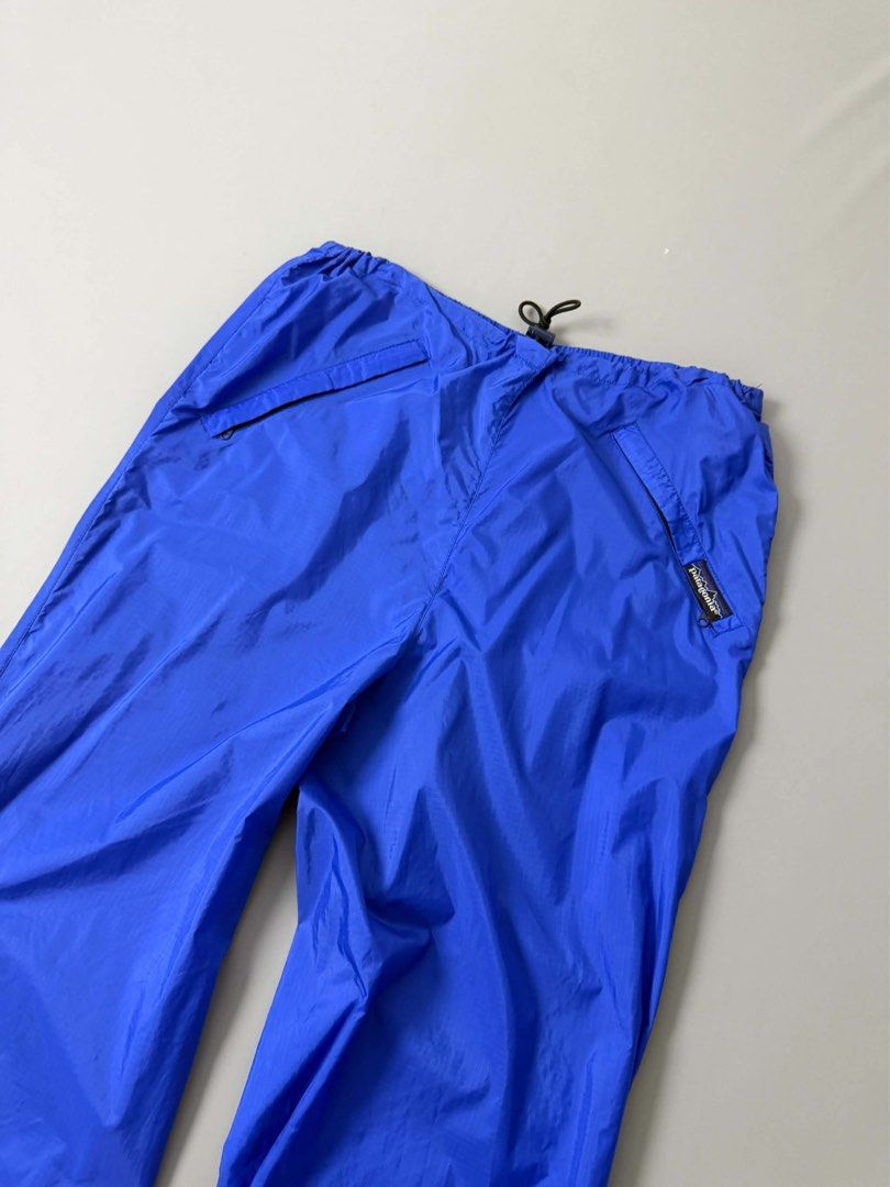 PATAGONIA VINTAGE NYLON PANTS (Category: Joggers) located in Guagua. Submitted by sweetboyy (Listing ID 1471073889, Image 3). Description: PATAGONIA VINTAGE NYLON PANTS EXCELLENT CONDITION SIZE MEDIUM ON TAG DIMES: WAISTLINE 34 / LENGTH 43 / LEG OPENING 7.