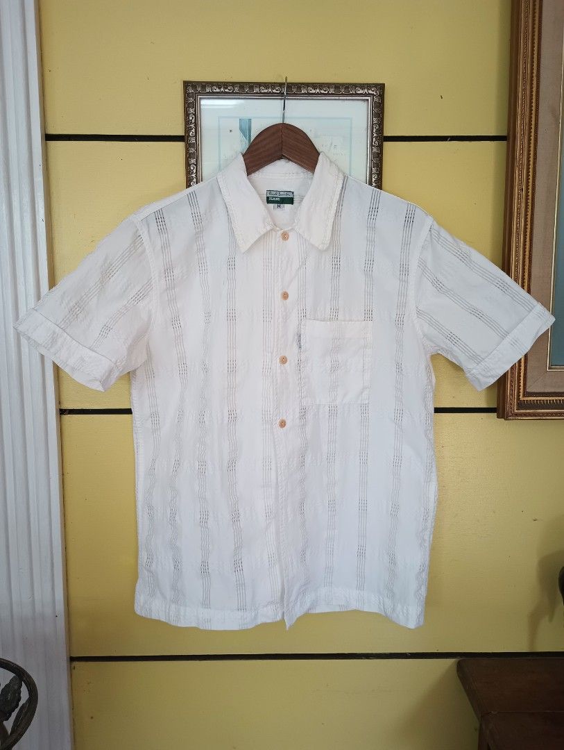 Paul Smith Jeans (Category: Formal Shirts) located in Las Pinas. Submitted by preloved_manila (Listing ID 1470974160, Image 1). Description: Medium 21.5 x 27 Missing buttons.
