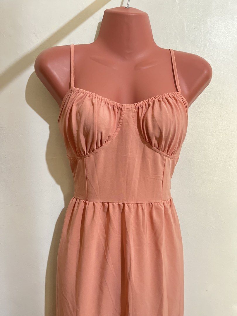 Peach Summer Beach Maxi Long Dress (Category: Dresses) located in Cabanatuan. Submitted by winx_closeth (Listing ID 1471013961, Image 3). Description: Stretchable.