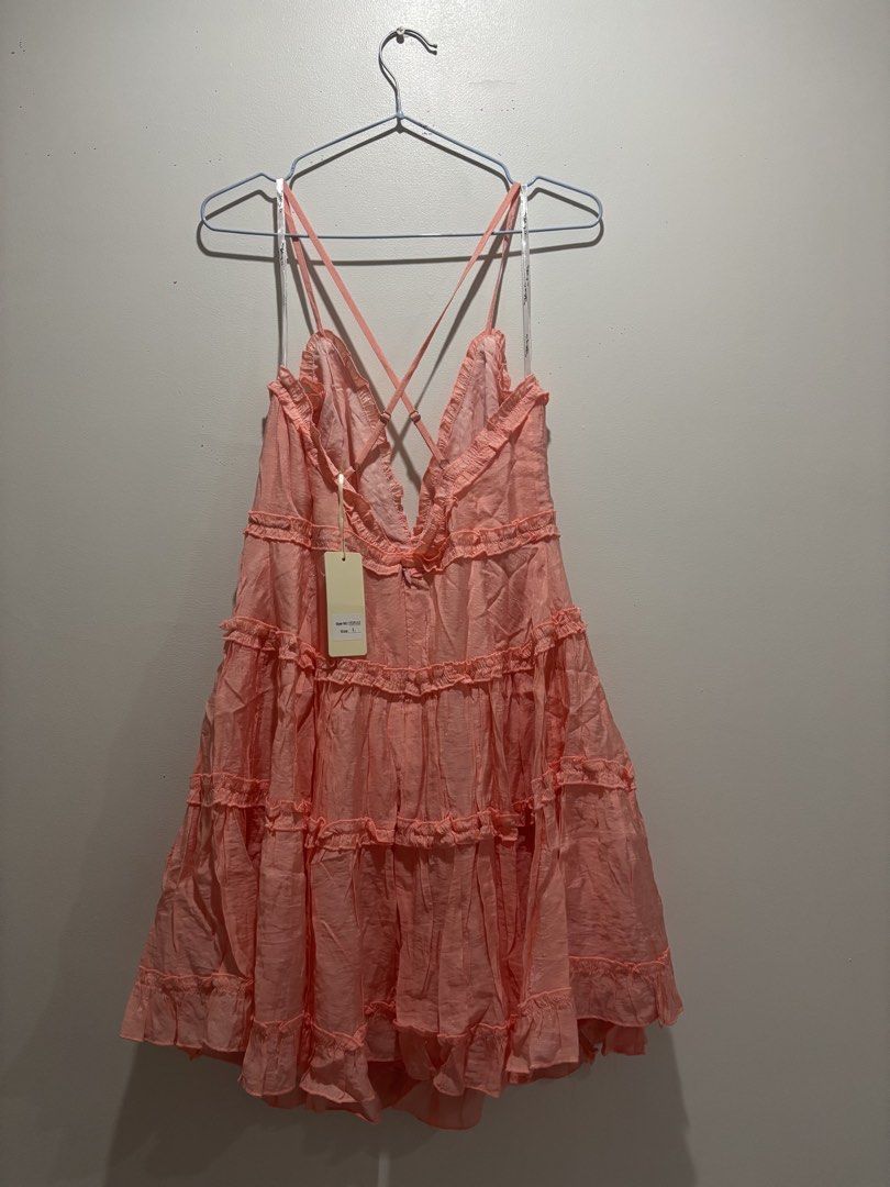 Peach V-neck sleeveless (Category: Dresses) located in Manila. Submitted by _pilosofia (Listing ID 1470936031, Image 2). Description: .