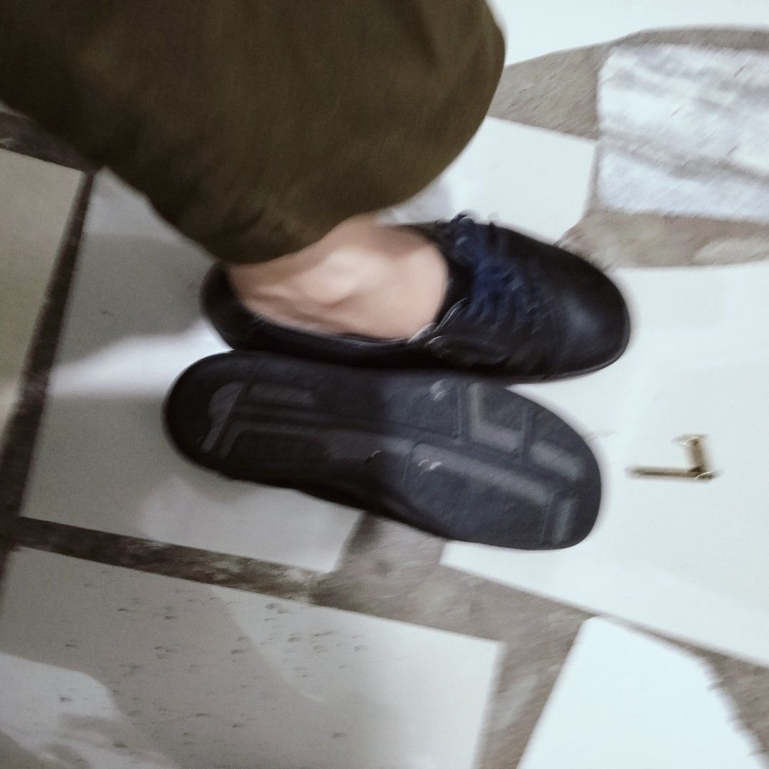 Pedala Asics (Category: Flats & Sandals) located in El Salvador. Submitted by francheskaukayukay (Listing ID 1470962943, Image 3). Description: .