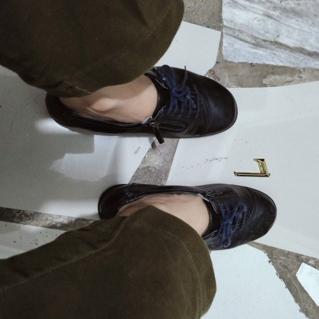 Pedala Asics (Category: Flats & Sandals) located in El Salvador. Submitted by francheskaukayukay (Listing ID 1470962943, Image 1). Description: .