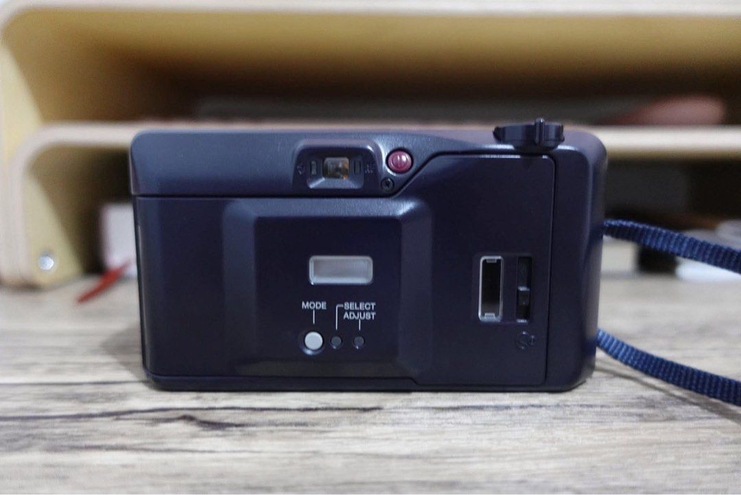 Pentax Espio AF Zoom (Category: Cameras) located in Manila. Submitted by suigeneris57 (Listing ID 1471016156, Image 3). Description: - Built-in flash - Includes carrying case, strap, 2 batteries - No functional issues, works perfectly fine - Lightly used - Signs of use, but well taken care of RFS: Downsizing my camera collection.