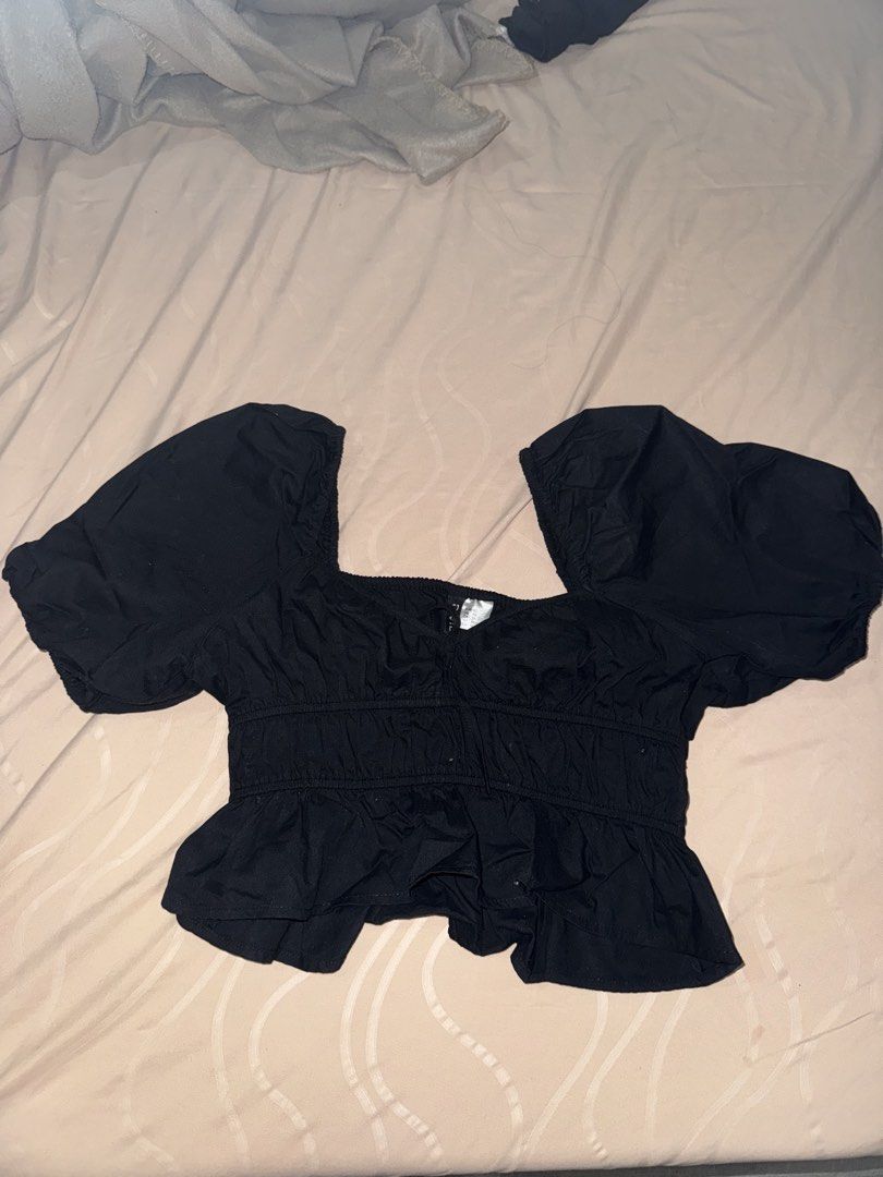 peplum puff black top H&M (Category: Blouses) located in Manila. Submitted by ayiii782 (Listing ID 1471094588, Image 1). Description: .