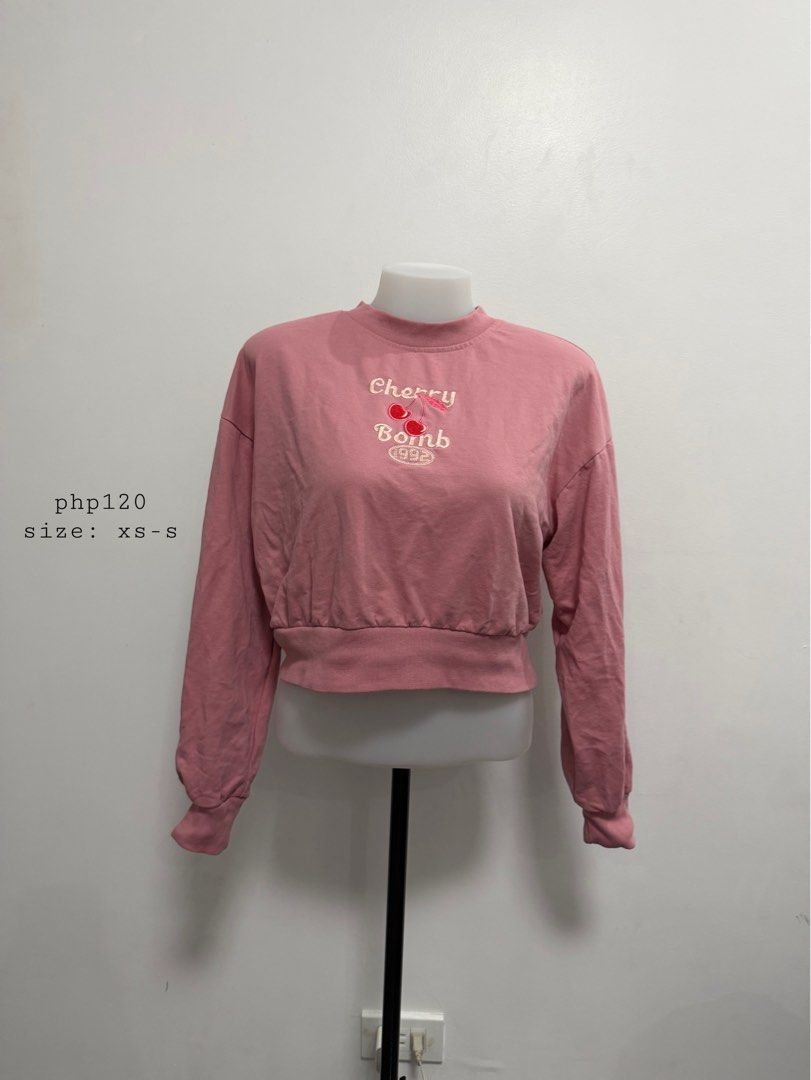 Pink Crop Jacket (Category: Coats, Jackets and Outerwear) located in Antipolo. Submitted by nlknn_ (Listing ID 1471099195, Image 1). Description: .