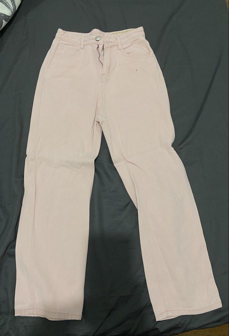 Pink pants (Category: Jeans) located in Manila. Submitted by after.elle (Listing ID 1470953383, Image 1). Description: .