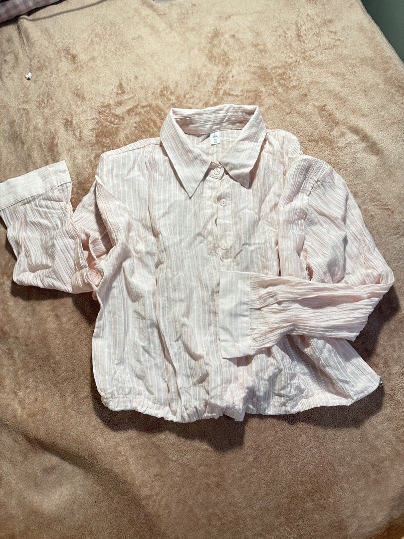 PINK STRIPED LONGSLEEVES (Category: Longsleeves) located in Cavite. Submitted by prelovedbyreluv (Listing ID 1471039306, Image 1). Description: small-med.