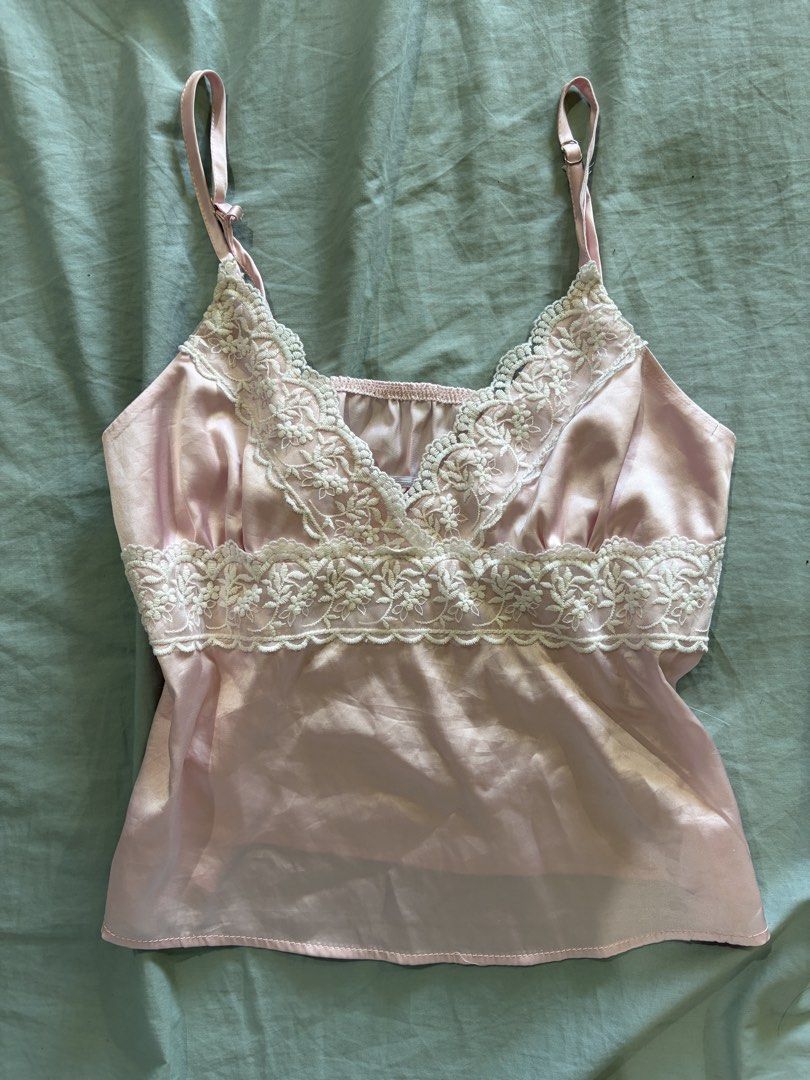Pink Top (Category: Sleeveless) located in Manila. Submitted by juliaespiritu_ (Listing ID 1470972189, Image 1). Description: Very comfy and in good condition.