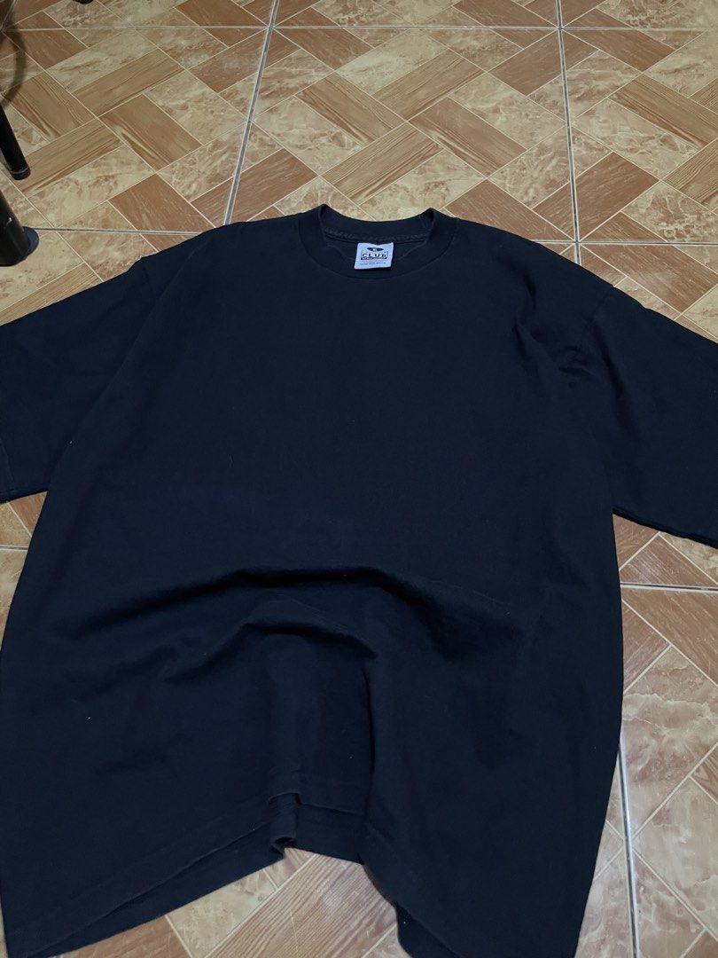 Plain black pro club (Category: Tshirts & Polo Shirts ) located in Manila. Submitted by trueriver.3b37bc (Listing ID 1470986679, Image 3). Description: Plain black y2k proclub •dimes: 28x22 xl on tag •issue: needwash only •courier: Jnt/lalamove 🏷️450+sf.