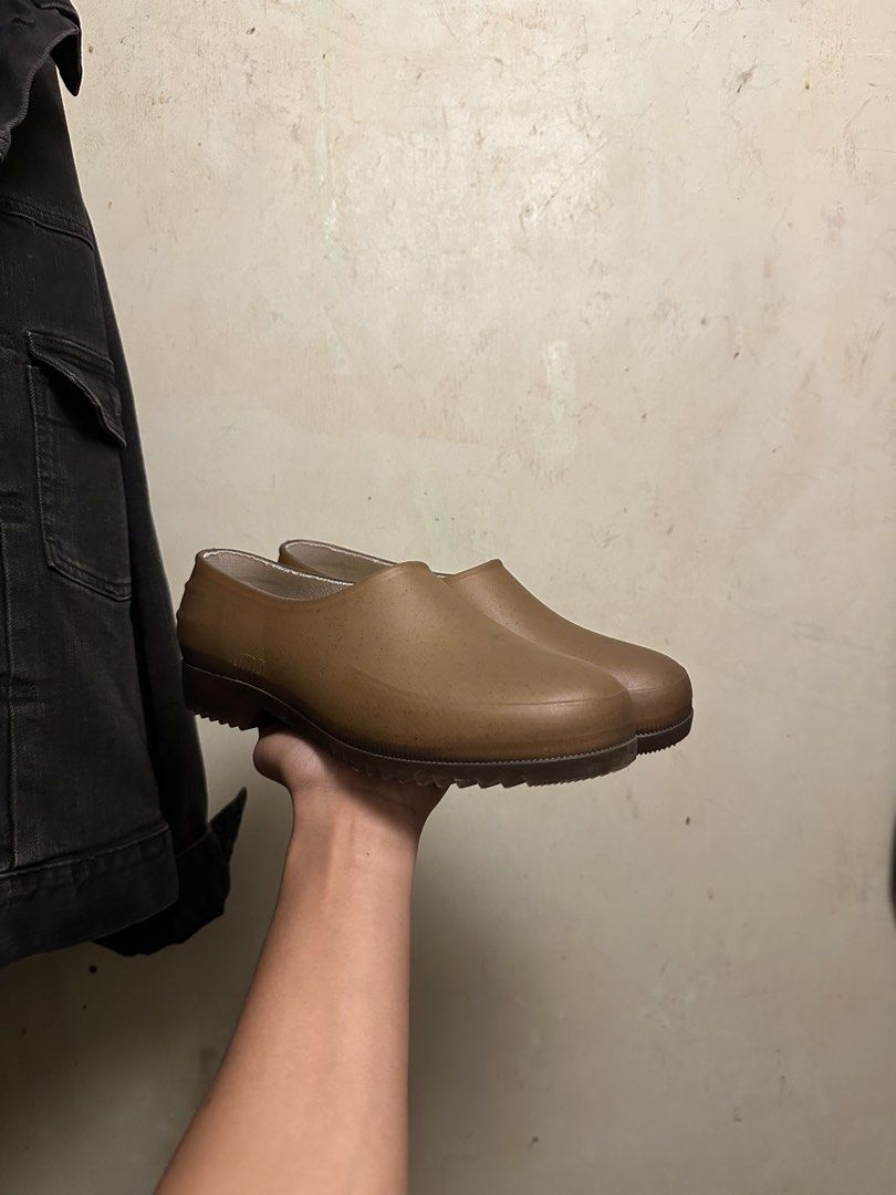 Plasticana Gardana Clogs (Sepia) (Category: Casual Shoes) located in Taguig. Submitted by pmhoards (Listing ID 1470974575, Image 2). Description: Price is Negotiable Fits 8-8.5us No Issue RFS: too big for me Pm for more info.