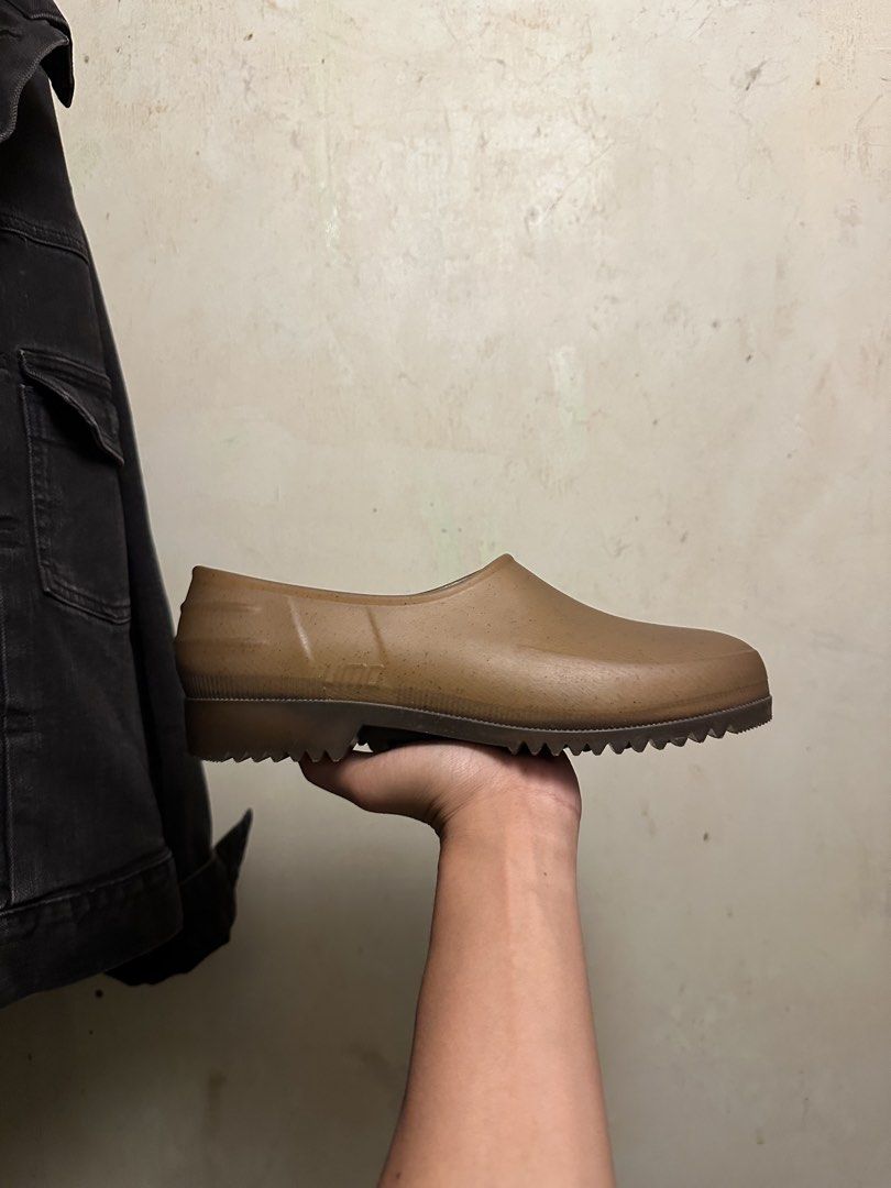 Plasticana Gardana Clogs (Sepia) (Category: Casual Shoes) located in Taguig. Submitted by pmhoards (Listing ID 1470974575, Image 1). Description: Price is Negotiable Fits 8-8.5us No Issue RFS: too big for me Pm for more info.