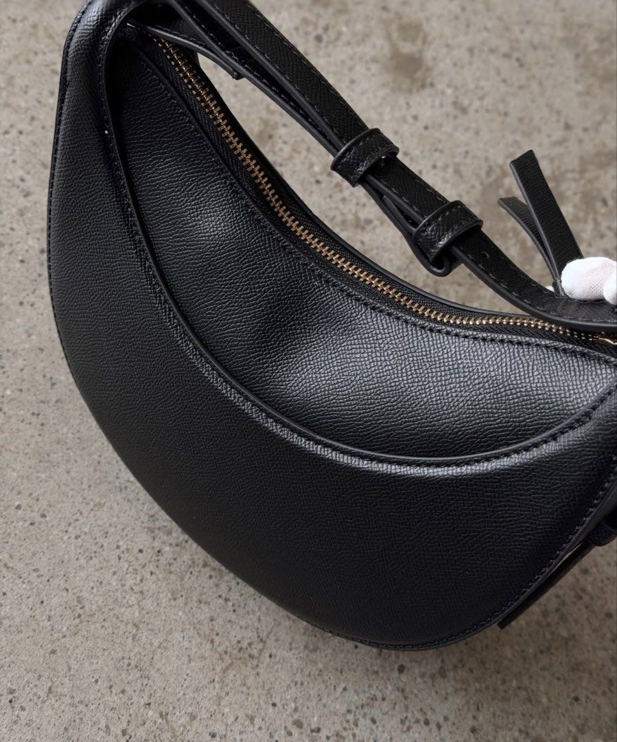Polène Numéro Dix – Textured Black (Category: Cross-body Bags) located in Quezon City. Submitted by mjdg1218 (Listing ID 1471038257, Image 2). Description: Polène Numéro Dix – Textured Black 🖤 Never used. Bought online Source from the EU 🇪🇺 Condition 10/10 With dust bag.