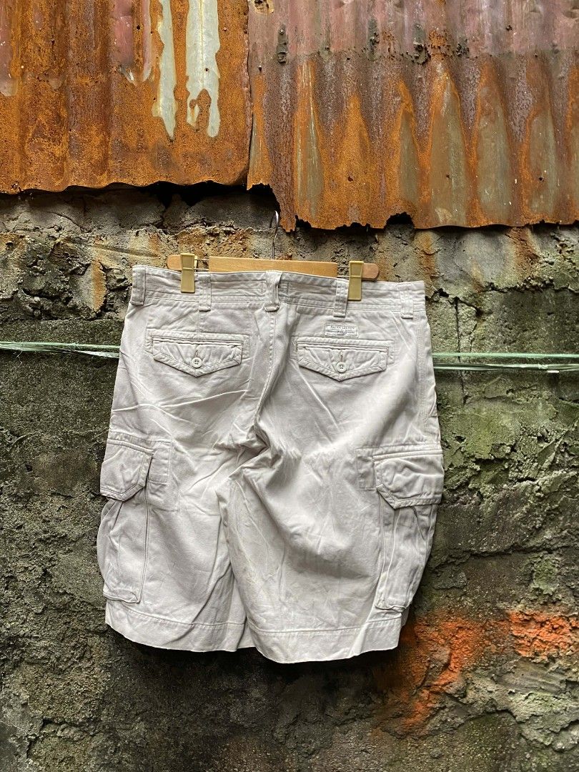 Polo by Ralph Lauren cargo short (Category: Shorts) located in Manila. Submitted by thriftnicarl.3 (Listing ID 1470962072, Image 1). Description: waist - 38 length - 23 thigh - 16.2 leg open - 13.4 price - 399 ship via jnt washable stain.