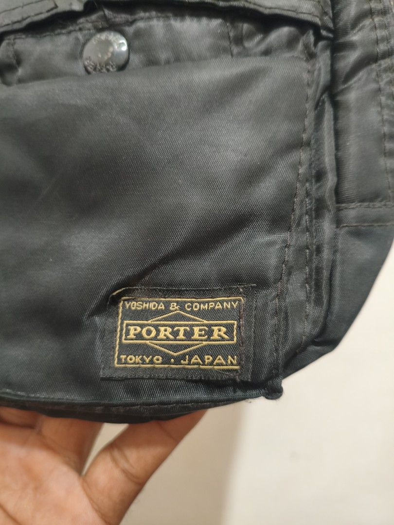 Porter bag (Category: Sling Bags) located in Bayombong. Submitted by ecec1992 (Listing ID 1471066773, Image 2). Description: kasya mini laptop may konting issue lang pero not noticeable.