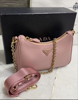 (Category: ) located in . Submitted by mycloset.fashion (Listing ID 1470996622, Image 1). Description: .