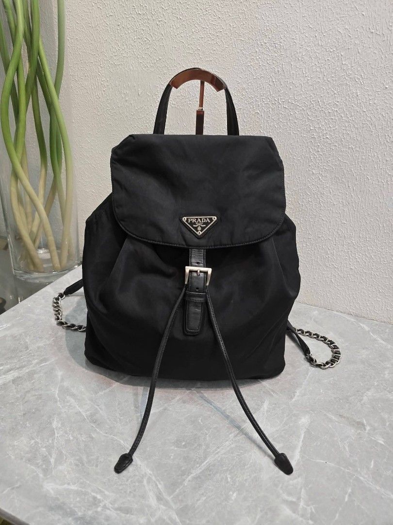 Prada Re-Nylon Backpack Authentic💯💯 (Category: Backpacks) located in Davao. Submitted by SecondhandItems97 (Listing ID 1470999473, Image 1). Description: Medium size Includes generic dustbag.