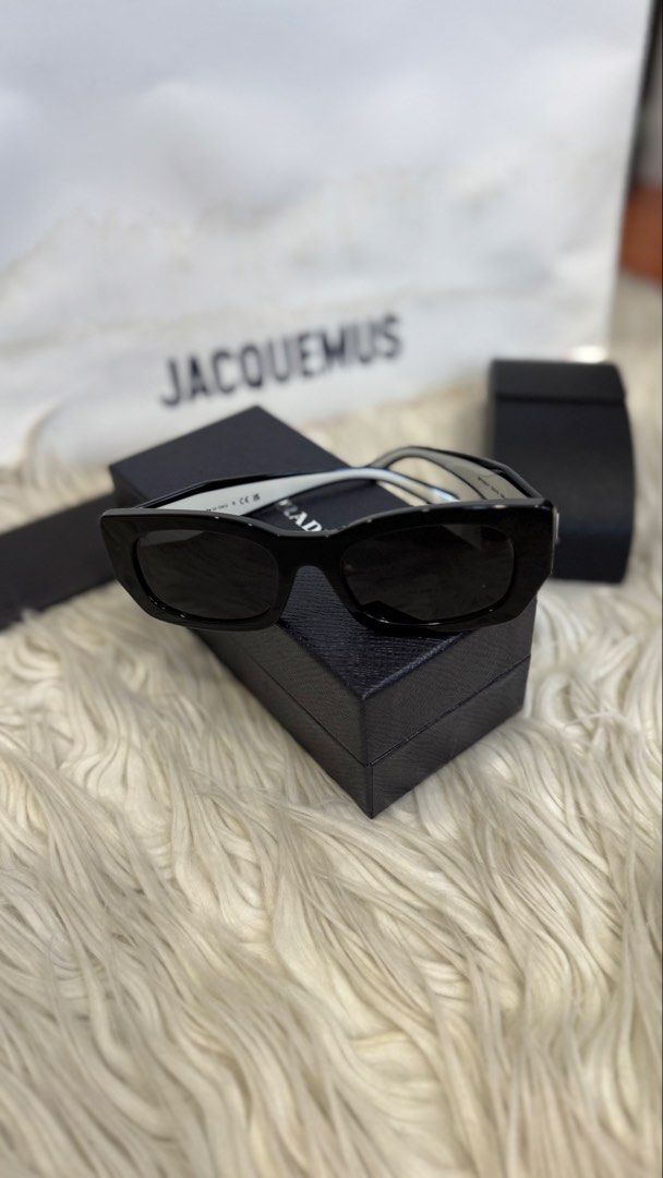 Prada Sunglasses (Category: Sunglasses & Eyewear) located in Manila. Submitted by maria_mk (Listing ID 1471060555, Image 3). Description: .