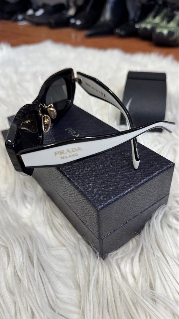 Prada Sunglasses (Category: Sunglasses & Eyewear) located in Manila. Submitted by maria_mk (Listing ID 1471060555, Image 1). Description: .