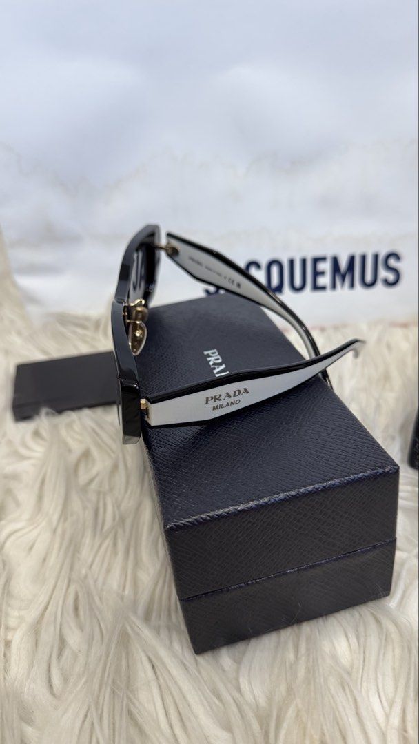 Prada Sunglasses (Category: Sunglasses & Eyewear) located in Manila. Submitted by maria_mk (Listing ID 1471060555, Image 2). Description: .