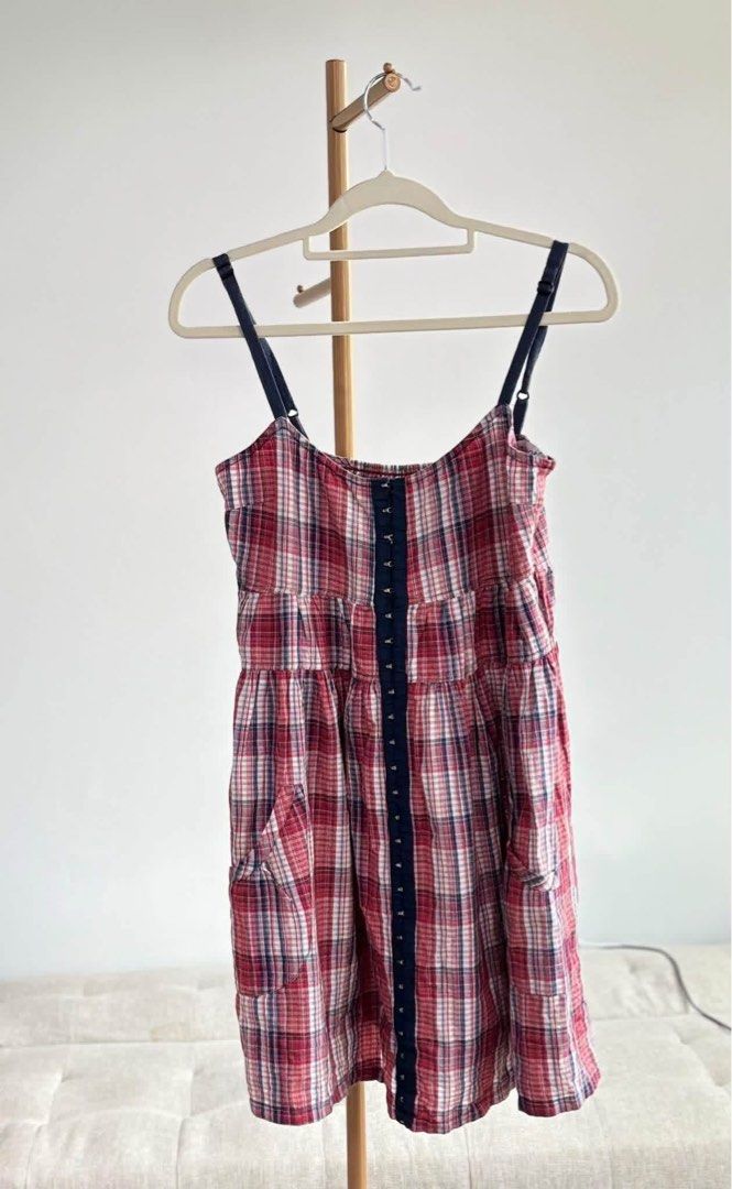 PRELOVED TOPSHOP PLAID DRESS (Category: Dresses) located in Pasig City. Submitted by catsyybooo (Listing ID 1470972589, Image 1). Description: Best fit: Medium .