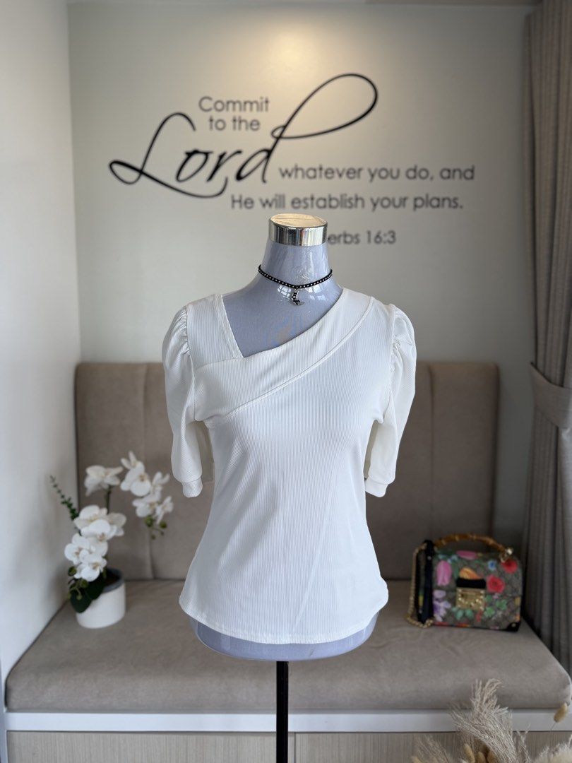 Preloved Women’s Tops Blouses (Category: Sleeveless) located in Taguig. Submitted by imkikay (Listing ID 1470979702, Image 1). Description: On SALE!!! P100 each only. Like new. Some were just washed but never worn. Some only worn once or twice only. Major closet cleanup. .