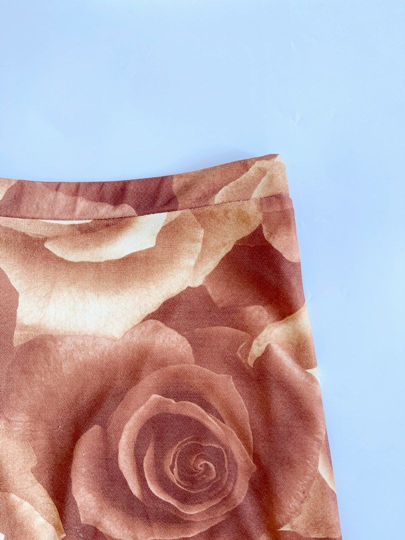 [PREVIEW] Brown Rose Print Mesh Ruffle Midi Skirt (Category: Skirts) located in Lianga. Submitted by preyala (Listing ID 1471048729, Image 2). Description: [PREVIEW] Brown Rose Print Mesh Ruffle Midi Skirt Size: Waist: 25-28 Length: 27.8 Mine 300 Grab 350 Grabbing ends at 10:00 PM (today).