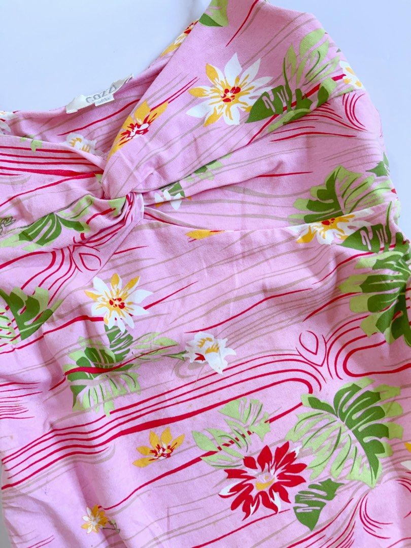 [PREVIEW] Pink Tropical Twist Front Cami Top (Category: Others Tops) located in Lianga. Submitted by preyala (Listing ID 1471053402, Image 3). Description: [PREVIEW] Pink Tropical Twist Front Cami Top Size: M/160/85 on tag Bust: 30-34 Length: 22 Mine 320 Grab 350 Grabbing ends at 10:00 PM (today).