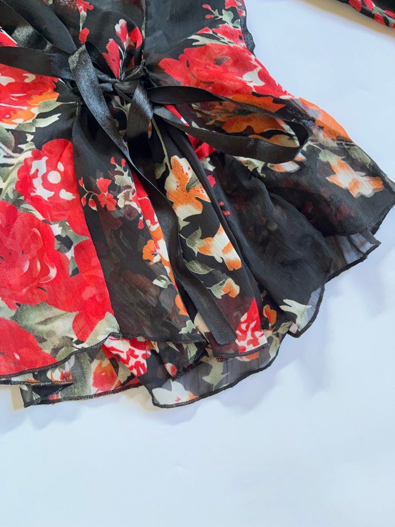 [PREVIEW] Sheer Black Rose Print Wrap V-Neck Top (Category: Others Tops) located in Lianga. Submitted by preyala (Listing ID 1471054666, Image 3). Description: [PREVIEW] Sheer Black Rose Print Wrap V-Neck Top Size: Bust: 31-34 Length: 24.8 Mine 350 Grab 380 Grabbing ends at 10:00 PM (today).