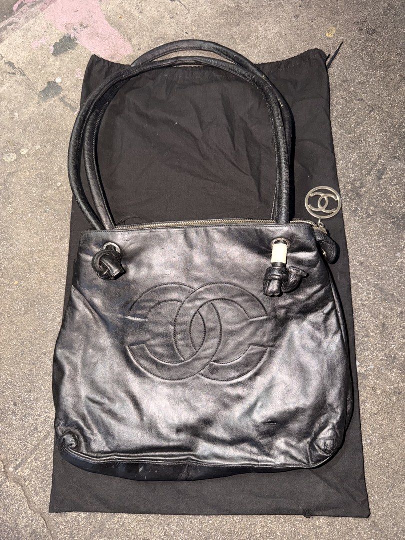 project bag (Category: Luxury Bags & Wallets) located in Manila. Submitted by lux_for_sale (Listing ID 1471063194, Image 1). Description: vintage chanel condition as project bag missing holo pm for other details thank you.