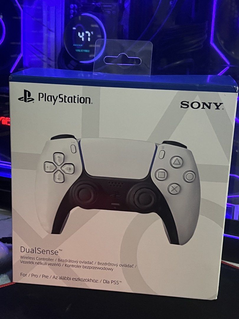 Ps5 controller DS5 (Category: Controllers) located in Sitiawan. Submitted by adly272 (Listing ID 1471013529, Image 1). Description: PS5 controller Original Cod Perak manjung White colour Warranty✅.