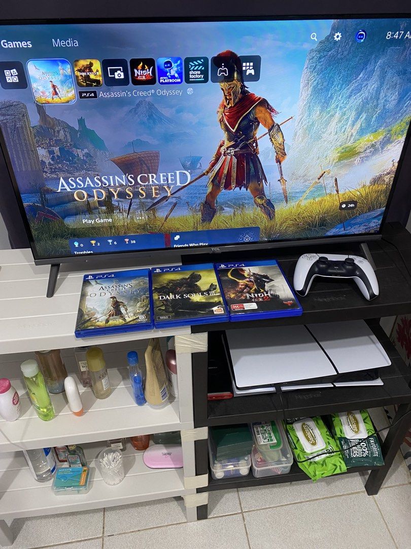Ps5 slim with 2TB game drive 3 games 1DS (Category: PlayStation) located in Manila. Submitted by willyvertis07 (Listing ID 1470942327, Image 2). Description: Meet up test dito sa bahay ko .