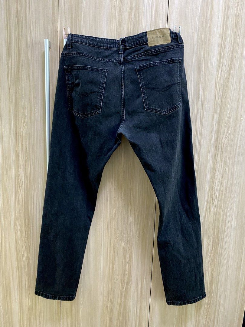 Pull&Bear Black Straight Jeans Size 34 (EUR 44) (Category: Jeans) located in Cebu City. Submitted by jhuyjoy (Listing ID 1470981251, Image 3). Description: Classic Pull&Bear washed black denim jeans in a versatile straight-leg cut. The faded charcoal finish gives them a broken-in vintage look while remaining easy to dress up or down. These jeans feature sturdy denim construction, and a clean modern fit that pairs equally well with sneakers, boots
