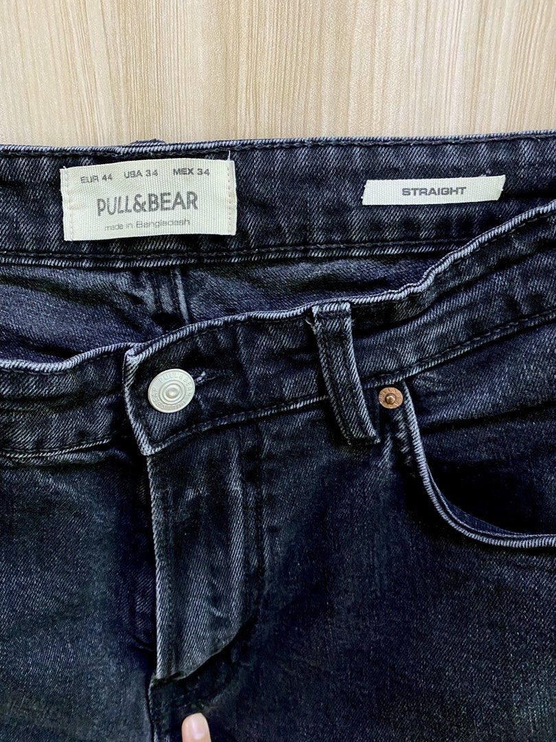 Pull&Bear Black Straight Jeans Size 34 (EUR 44) (Category: Jeans) located in Cebu City. Submitted by jhuyjoy (Listing ID 1470981251, Image 2). Description: Classic Pull&Bear washed black denim jeans in a versatile straight-leg cut. The faded charcoal finish gives them a broken-in vintage look while remaining easy to dress up or down. These jeans feature sturdy denim construction, and a clean modern fit that pairs equally well with sneakers, boots