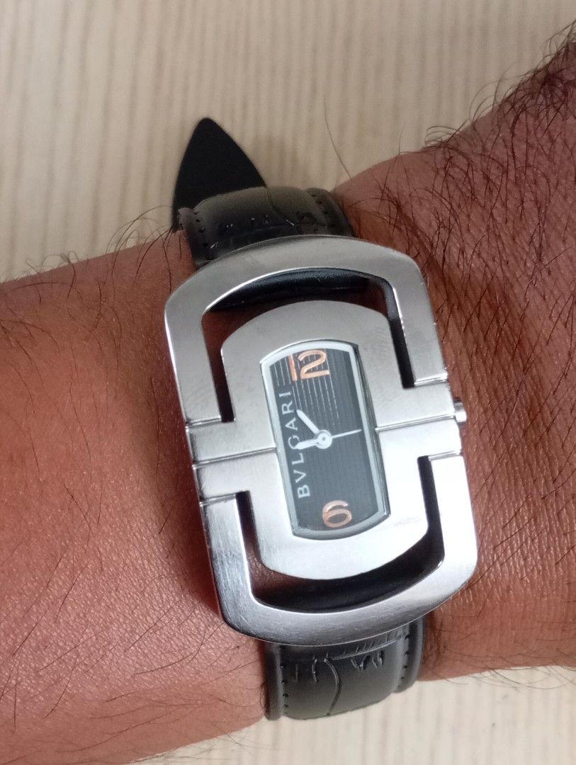 Quartz (Category: Women's Watches) located in Las Pinas. Submitted by quick_deals_great_finds2 (Listing ID 1470935879, Image 3). Description: Quartz with battery Good working condition.