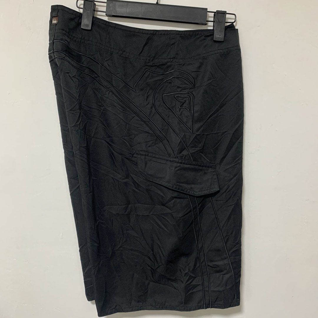 Quiksilver (Category: Activewear) located in Cavite. Submitted by yobubsss (Listing ID 1471040646, Image 3). Description: Size 33-34w 21L Excellent condition No issue.
