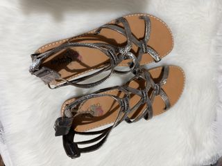 (Category: ) located in . Submitted by beautybyrosie (Listing ID 1471059870, Image 1). Description: .