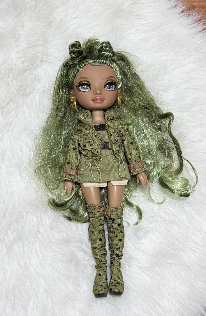 Rainbow High Olivia Woods (Category: Vintage Collectibles) located in Quezon City. Submitted by mariamaharba7798 (Listing ID 1471062548, Image 1). Description: Olivia Woods .