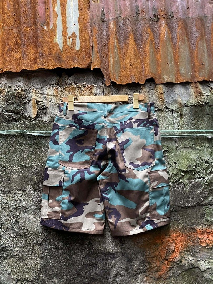 Random cargo camou (Category: Shorts) located in Manila. Submitted by thriftnicarl.3 (Listing ID 1470961651, Image 2). Description: waist - 33 length - 21 thigh - 13 leg open - 11 price - 380 ship via jnt.