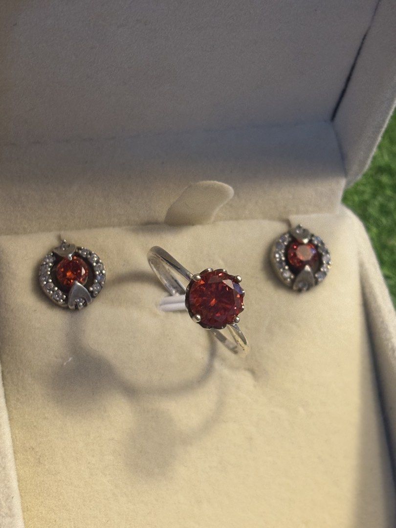 Real sterling silver925 ring & earrings garnet (Category: Earrings) located in Davao. Submitted by ememlou17 (Listing ID 1470955101, Image 2). Description: Garnet Ring& earrings Real sterling silver 925 5.43grams. Ring size 9.5. Complete pa ang stones. #japanjewelriessurplus #legit925 #sterling silver.