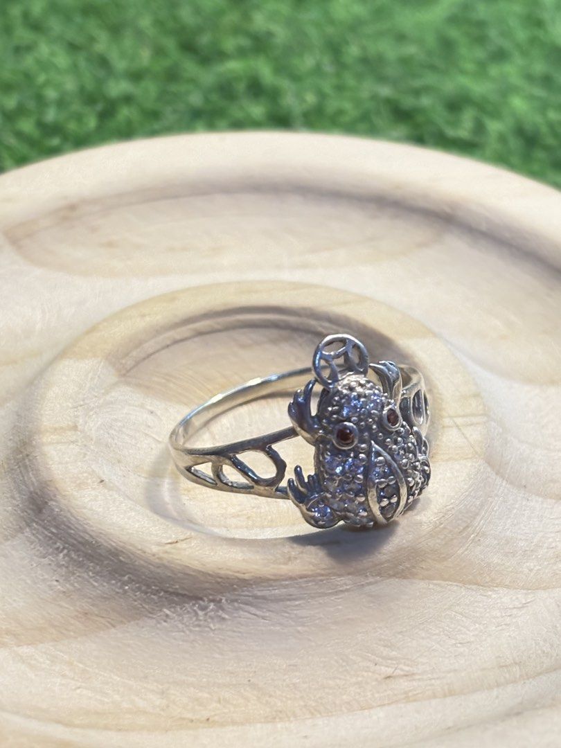 Real sterling silver ring size 12 (Category: Rings) located in Davao. Submitted by ememlou17 (Listing ID 1470953957, Image 3). Description: Ring Real sterling silver 925 3.34grams. Size 12. Complete pa ang stones. #japanjewelriessurplus #legit925 #sterling silver.