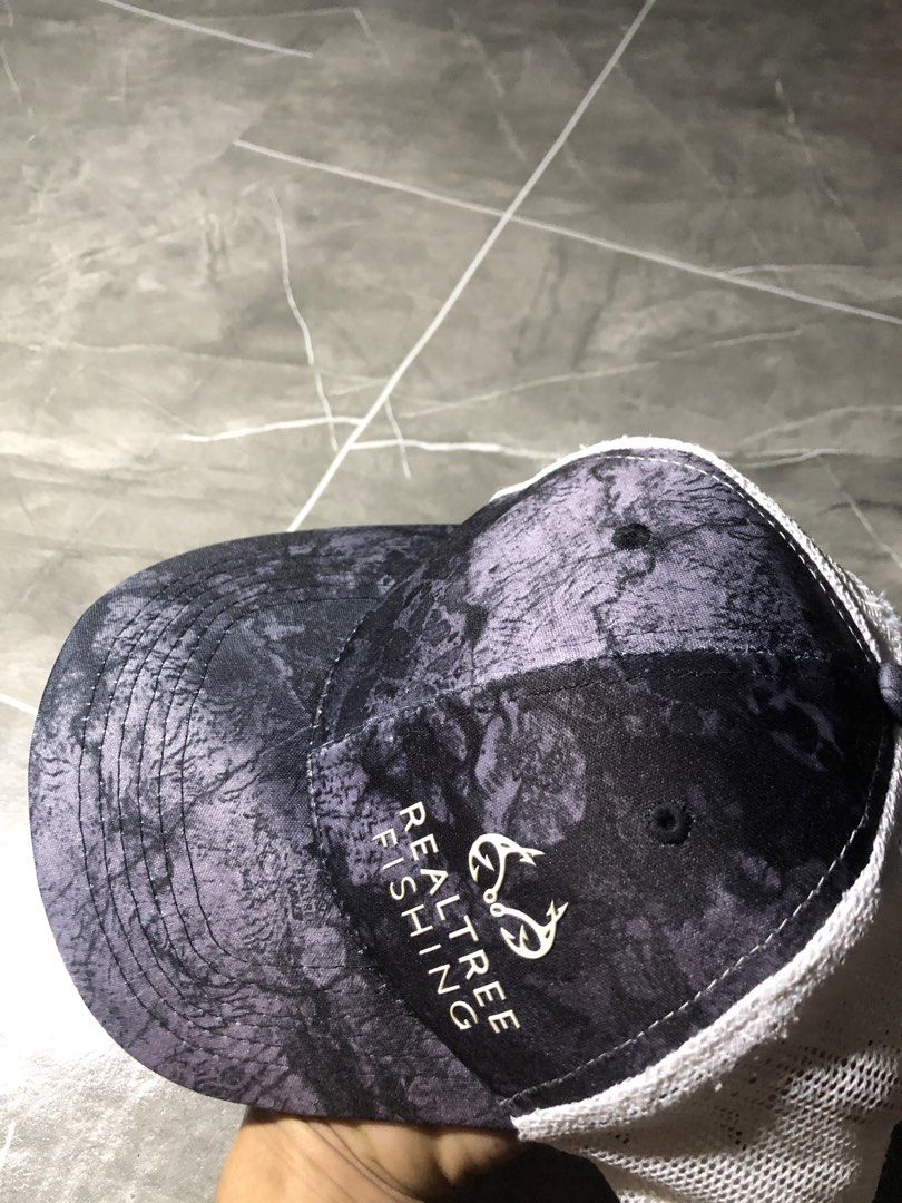 REALTREE GRAYBLACK NET CAP (Category: Caps & Hats) located in Manila. Submitted by buksthrifthing (Listing ID 1470965628, Image 3). Description: NEED HULMA LANG PERO GOOD CONDI .