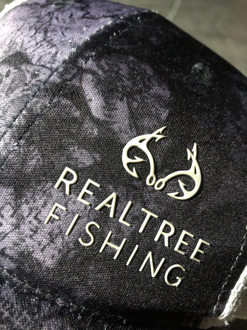 REALTREE GRAYBLACK NET CAP (Category: Caps & Hats) located in Manila. Submitted by buksthrifthing (Listing ID 1470965628, Image 2). Description: NEED HULMA LANG PERO GOOD CONDI .