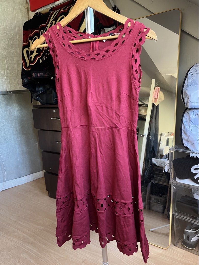 Red Dress (Category: Dresses) located in Tayug. Submitted by thriftyshady_ (Listing ID 1471040190, Image 1). Description: .