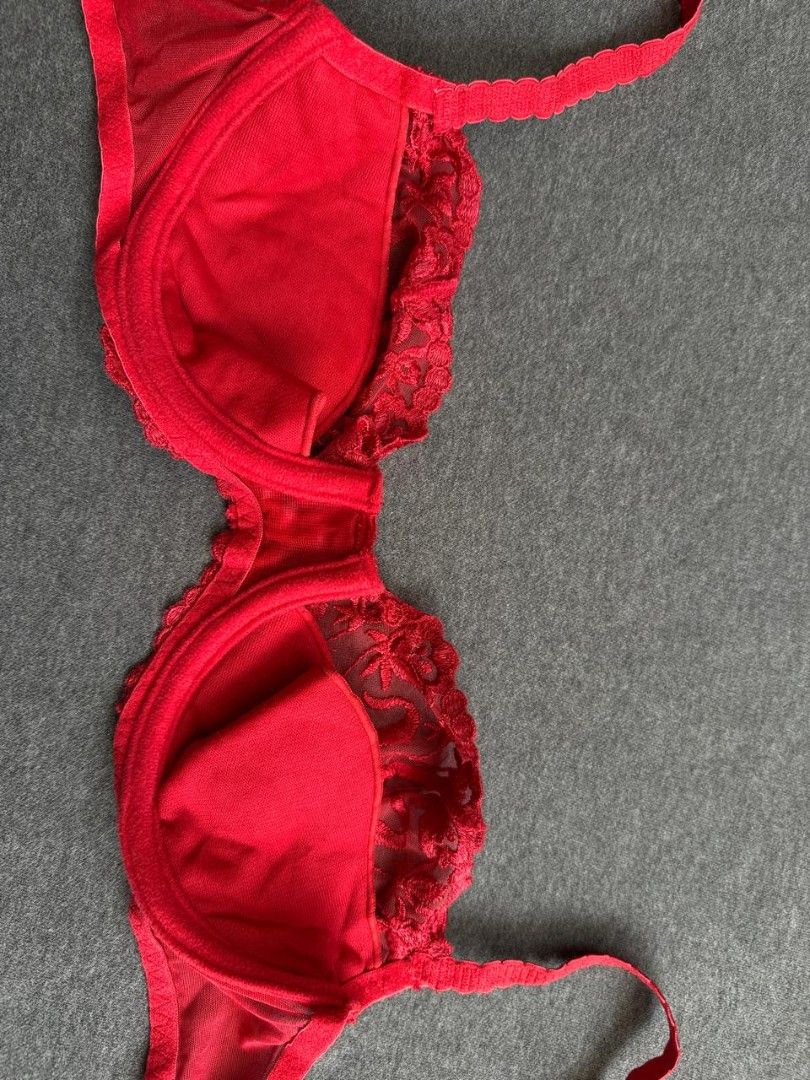 Red lace bra no padded 34bc (Category: Undergarments & Loungewear) located in Llanera. Submitted by expresclothing (Listing ID 1470945788, Image 3). Description: .