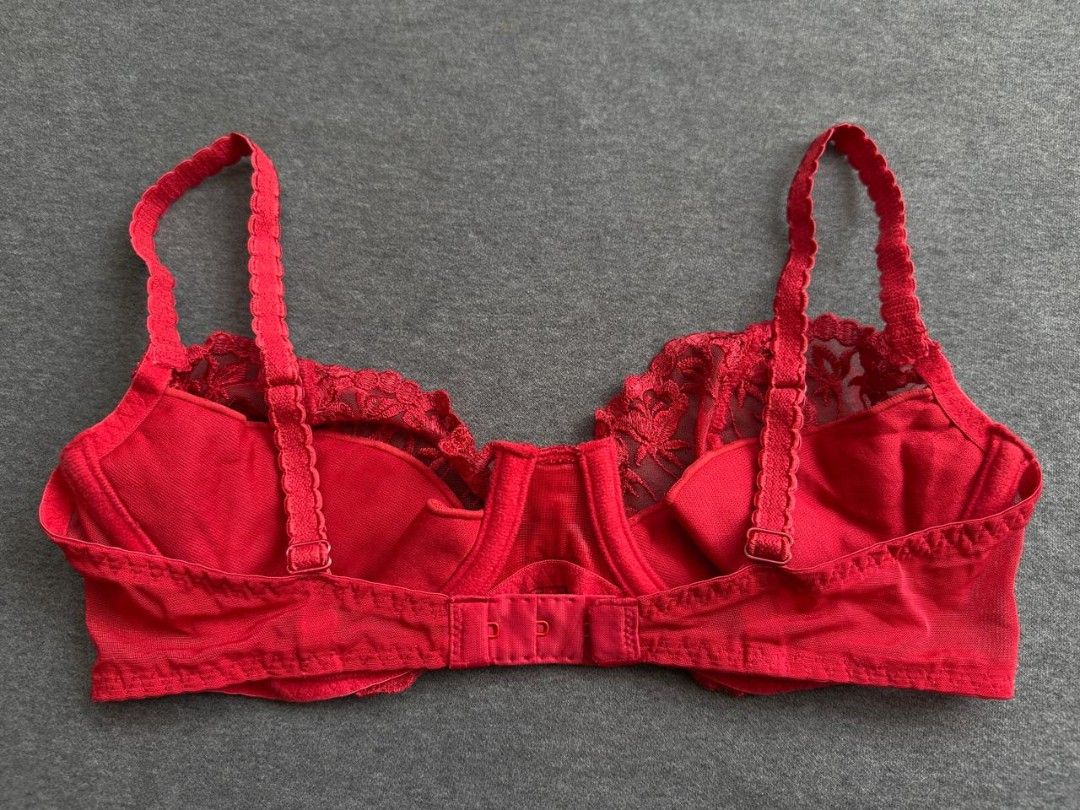 Red lace bra no padded 34bc (Category: Undergarments & Loungewear) located in Llanera. Submitted by expresclothing (Listing ID 1470945788, Image 2). Description: .