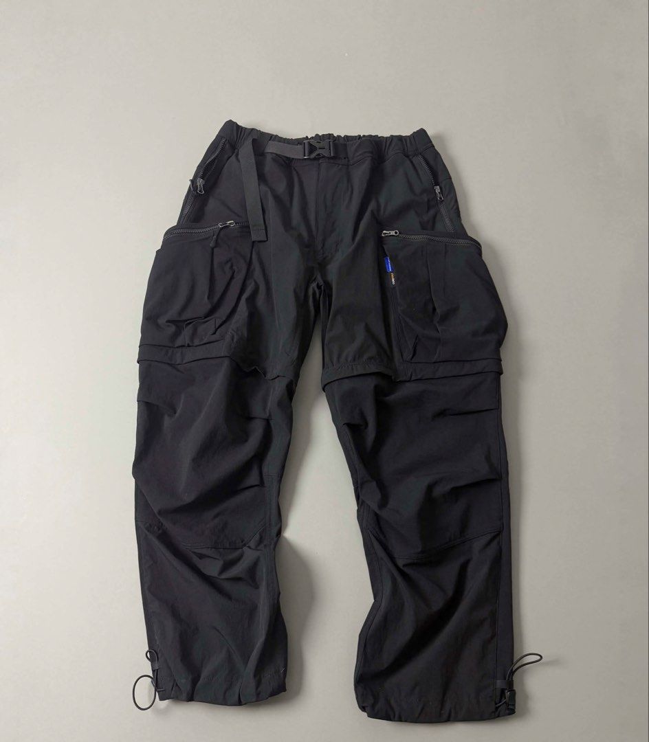 REINDEE LUSION (Category: Jeans) located in Guagua. Submitted by sweetboyy (Listing ID 1471038176, Image 1). Description: REINDEE LUSION COMDURA 2-IN-1 WATERPROOF PANTS SIZE LARGE ON TAG DIMES: WAISTLINE 32-36 / LENGTH 38 / LEG OPENING 7.
